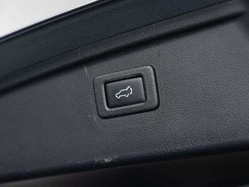 Used 2017 Subaru Outback 3.6R Limited image 21