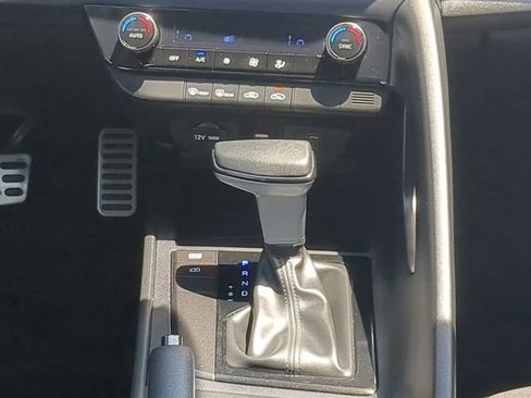 Used 2025 Hyundai Elantra Sport FWD image 15