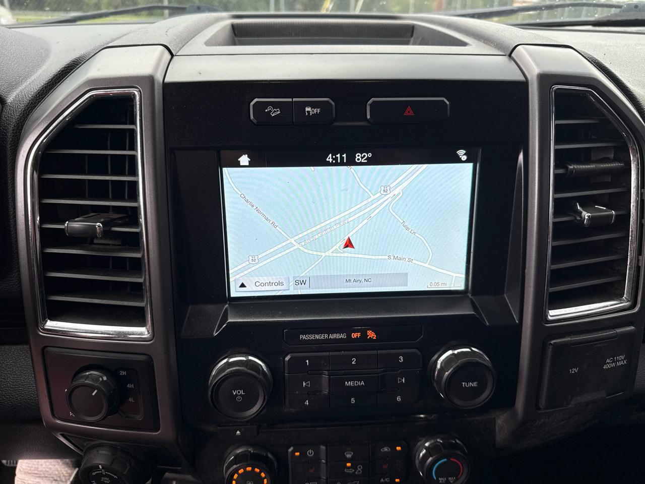 Used 2016 Ford F150 XLT w/ Equipment Group 302A Luxury AWD/4WD image 8