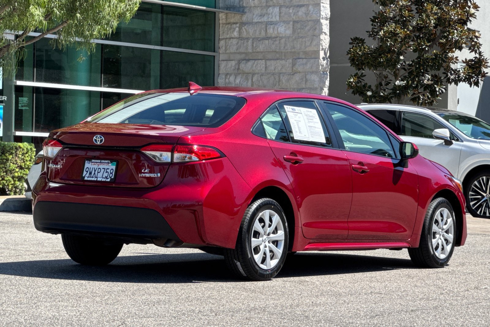 Used 2023 Toyota Corolla LE w/ Carpet Mat Package (TMS) FWD image 4