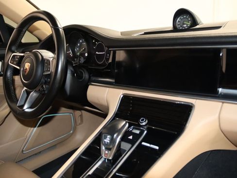 Used 2018 Porsche Panamera 4 image 79