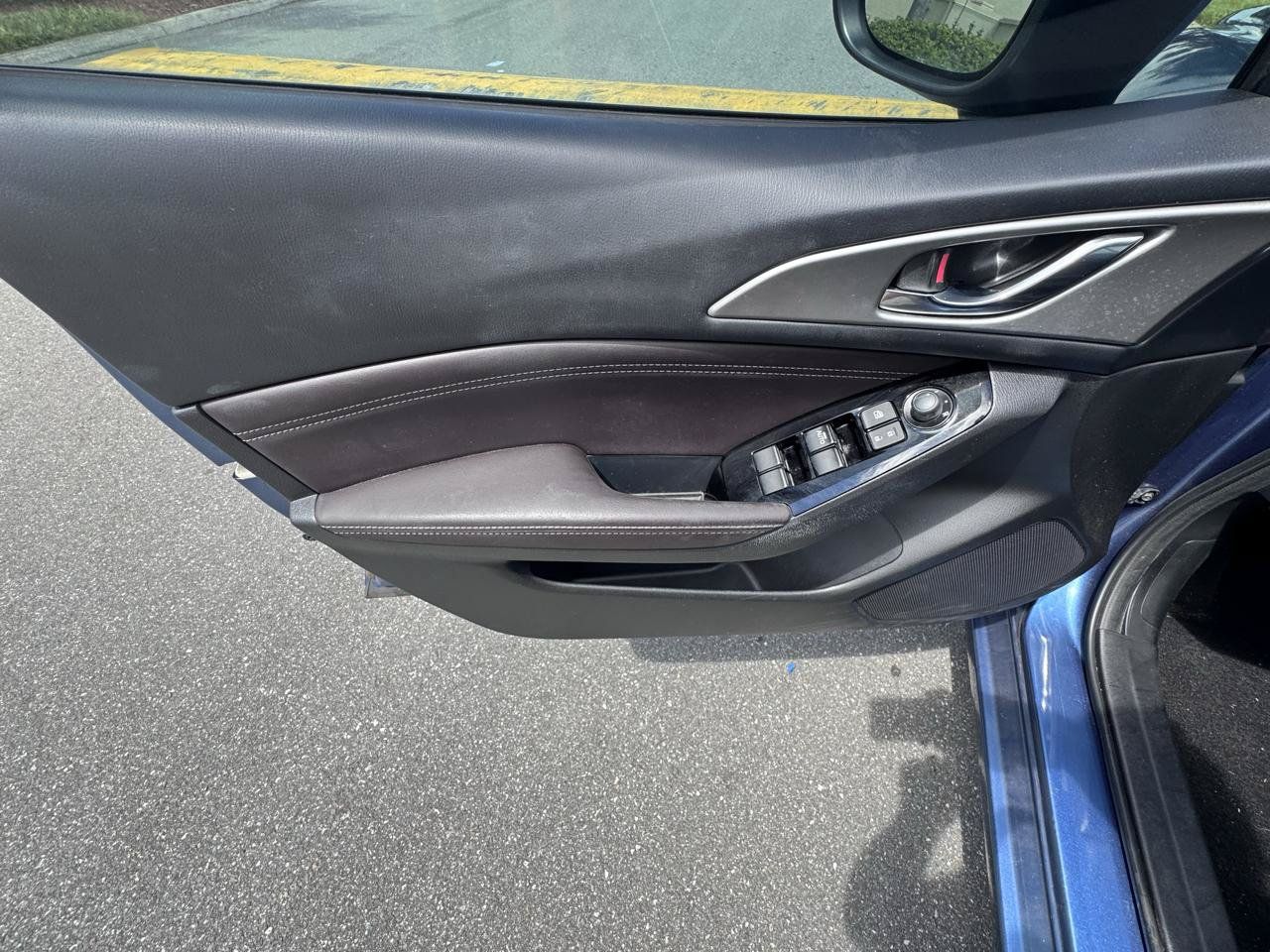 Used 2018 MAZDA MAZDA3 Touring FWD image 15
