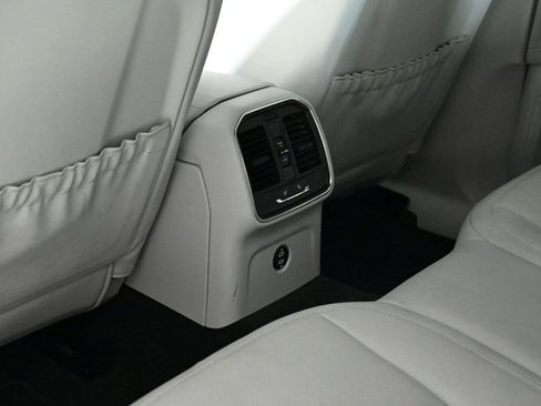 Certified 2024 Porsche Macan image 21