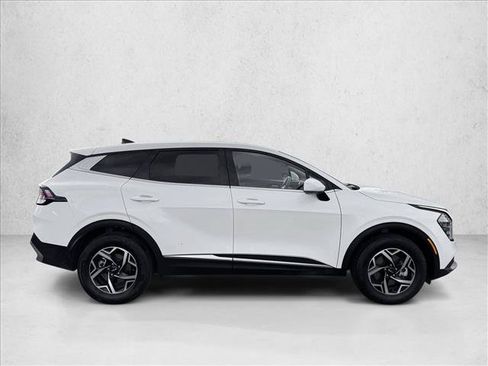 Used 2024 Kia Sportage LX AWD/4WD image 4