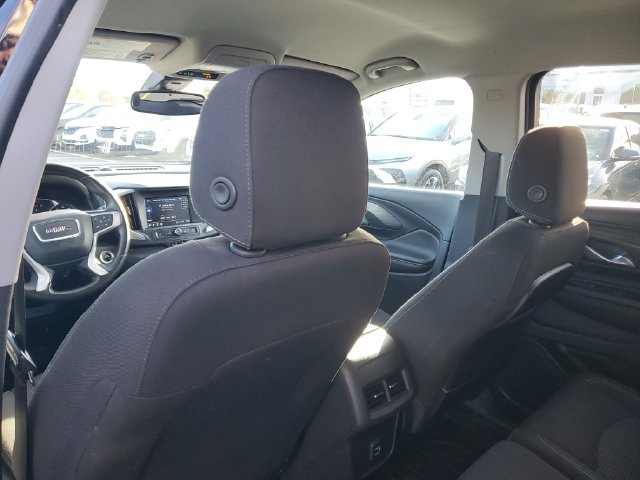 Used 2022 GMC Terrain SLE w/ Driver Convenience Package FWD image 9