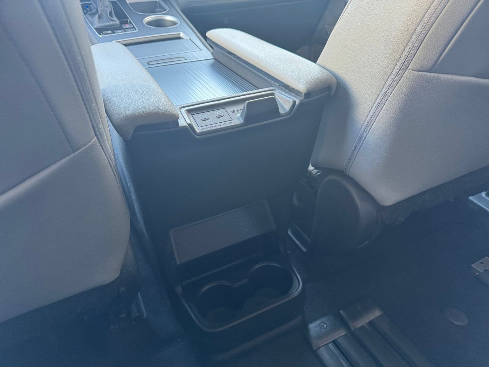 Used 2025 Toyota Sienna XLE FWD image 25