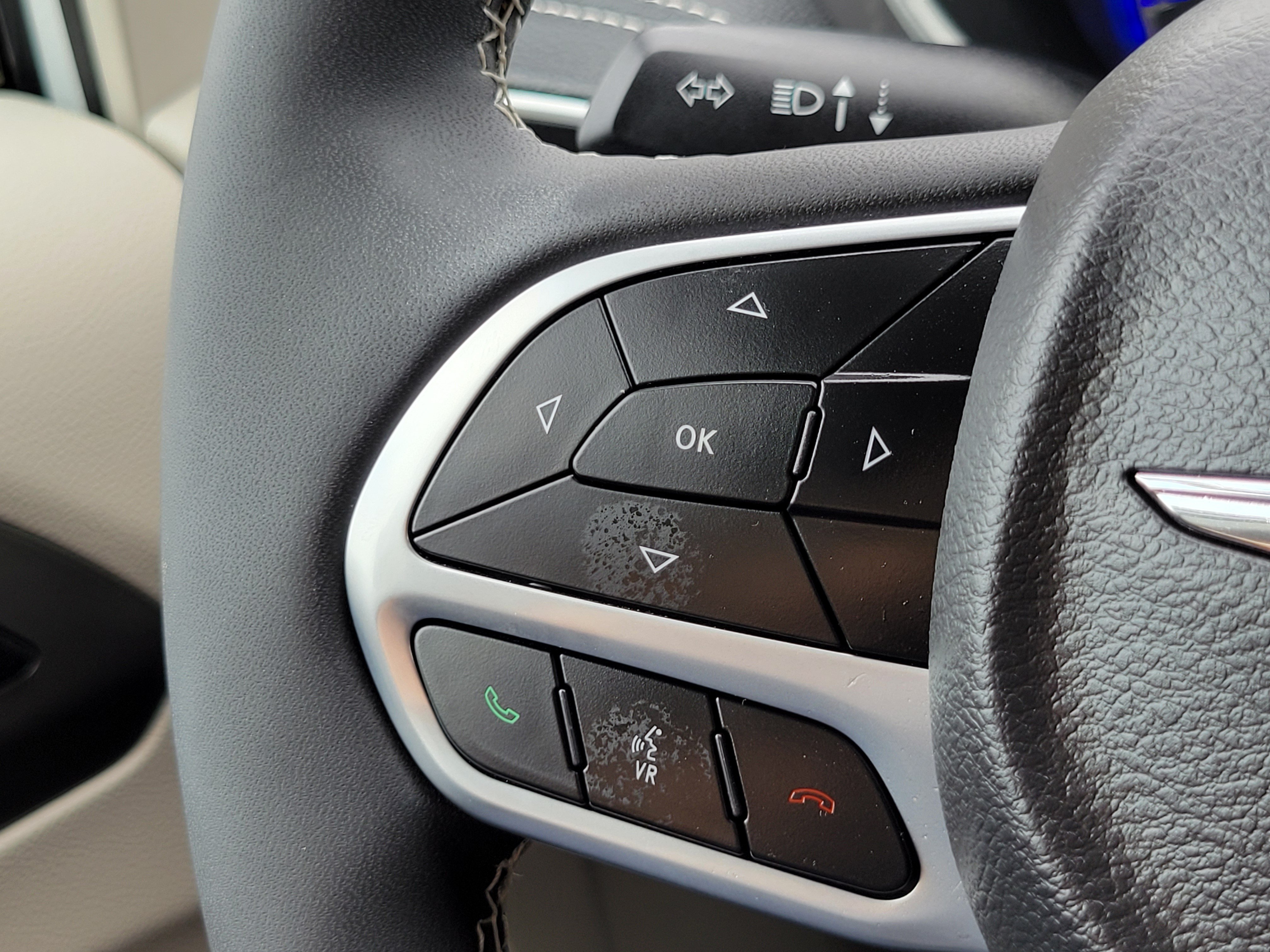 Used 2024 Chrysler Pacifica Touring-L FWD image 13