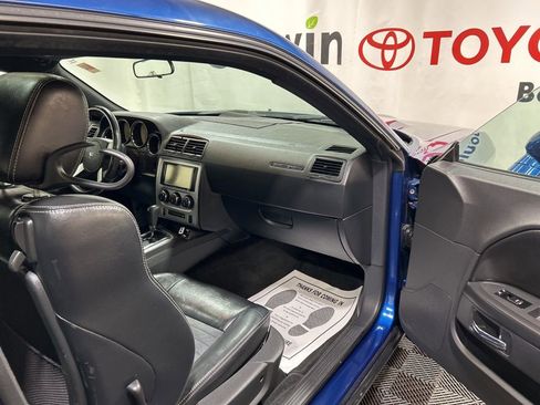 Used 2009 Dodge Challenger SE image 12