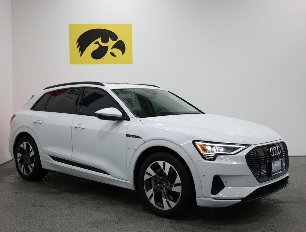 Used 2021 Audi e-tron Premium w/ Convenience Plus Package AWD/4WD image 6