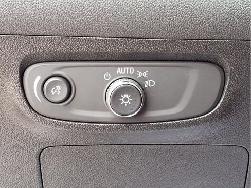 Used 2025 Buick Encore GX Preferred AWD/4WD image 19