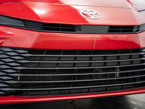 Used 2025 Toyota Camry LE image 10