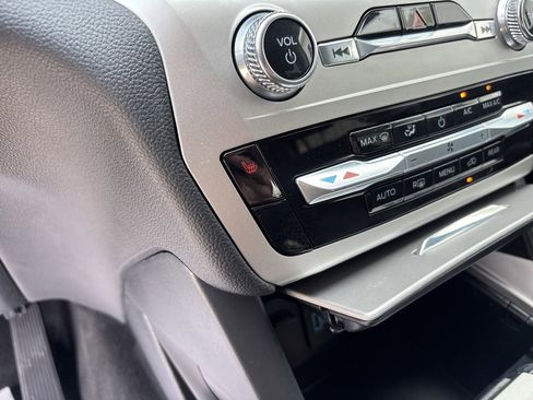 Used 2022 Ford Explorer XLT image 20