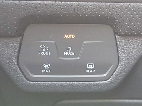 New 2026 Volkswagen Atlas Cross Sport SE image 35