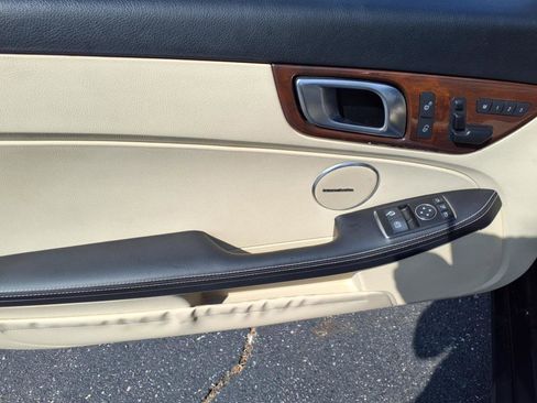 Used 2014 Mercedes-Benz SLK 250 image 16