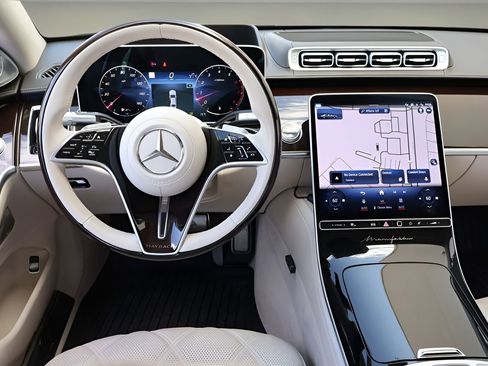 Used 2024 Mercedes-Benz Maybach S 680 4MATIC image 17