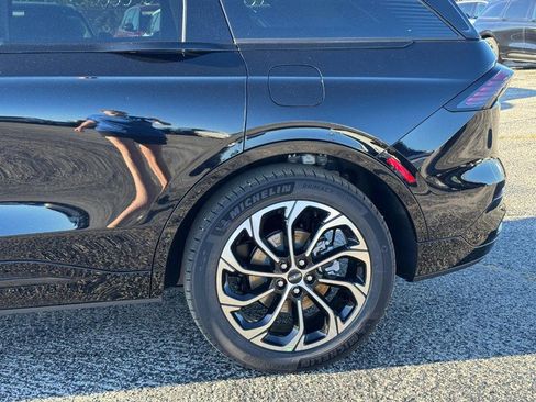 New 2026 Lincoln Nautilus Reserve image 9