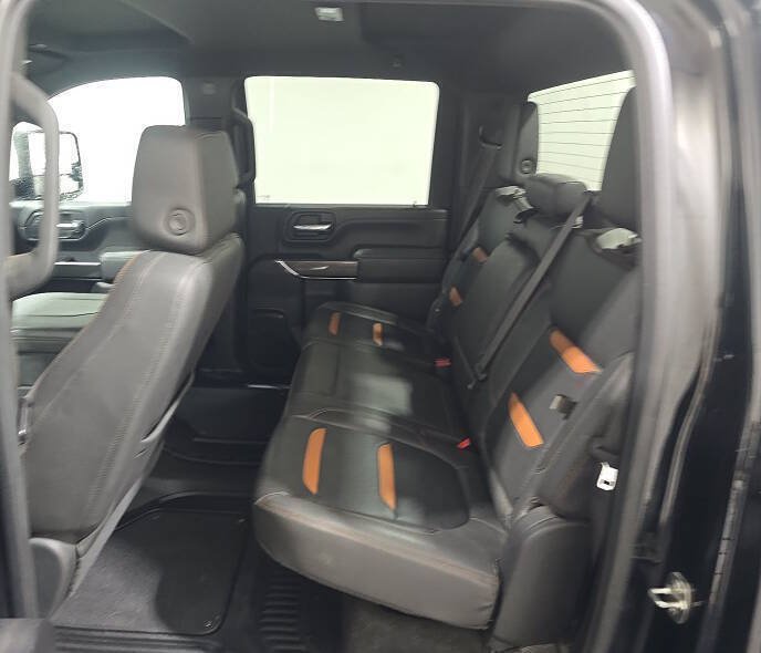 Used 2023 GMC Sierra 2500 AT4 w/ Gooseneck/5TH Wheel Package AWD/4WD image 5
