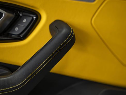 Used 2022 Lamborghini Urus AWD/4WD image 19