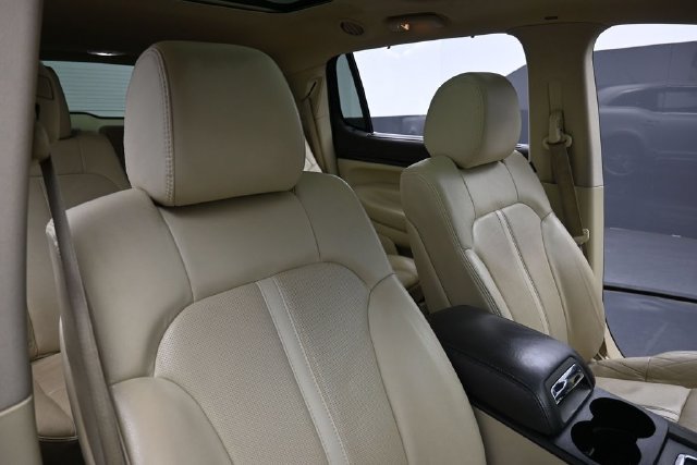 Used 2019 Lincoln MKT AWD image 36