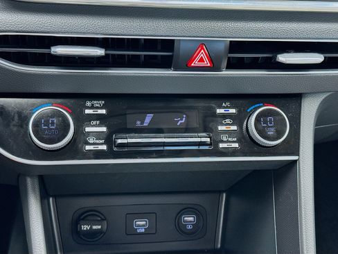 Used 2021 Hyundai Sonata Blue FWD image 12