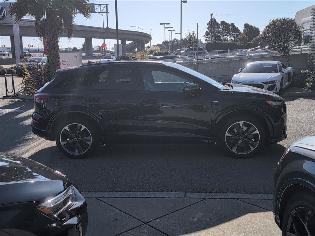 Used 2023 Audi Q4 e-tron Premium w/ Convenience Package AWD/4WD image 5