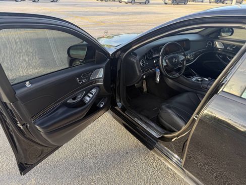 Used 2017 Mercedes-Benz S 550 Sedan image 11