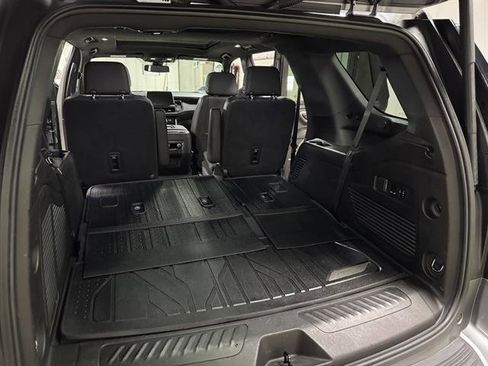Used 2021 Chevrolet Tahoe LT w/ Luxury Package AWD/4WD image 14