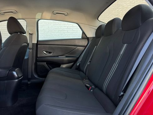 Used 2022 Hyundai Elantra SEL FWD image 19