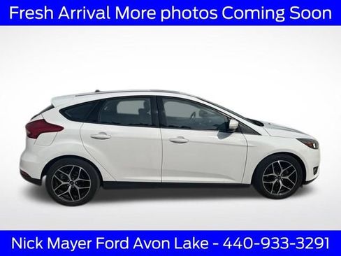 Used 2018 Ford Focus SEL w/ Cold Weather Package FWD image 3