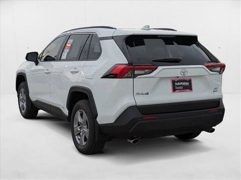New 2025 Toyota RAV4 XLE w/ Convenience Package AWD/4WD image 9