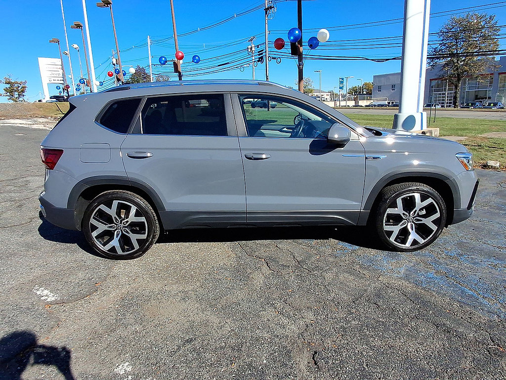 Used 2023 Volkswagen Taos SEL AWD/4WD image 32