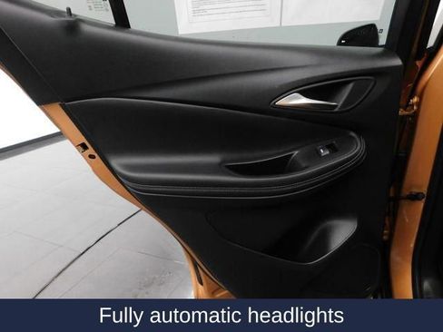 Used 2024 Buick Encore GX Sport Touring image 17