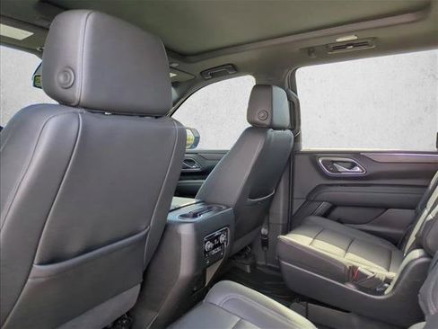 Used 2023 Chevrolet Suburban Z71 w/ Luxury Package AWD/4WD image 19