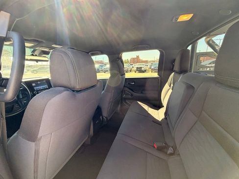 Certified 2023 Nissan Frontier SV w/ Midnight Edition Package AWD/4WD image 18