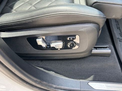 Used 2024 BMW X5 xDrive40i w/ Premium Package image 37