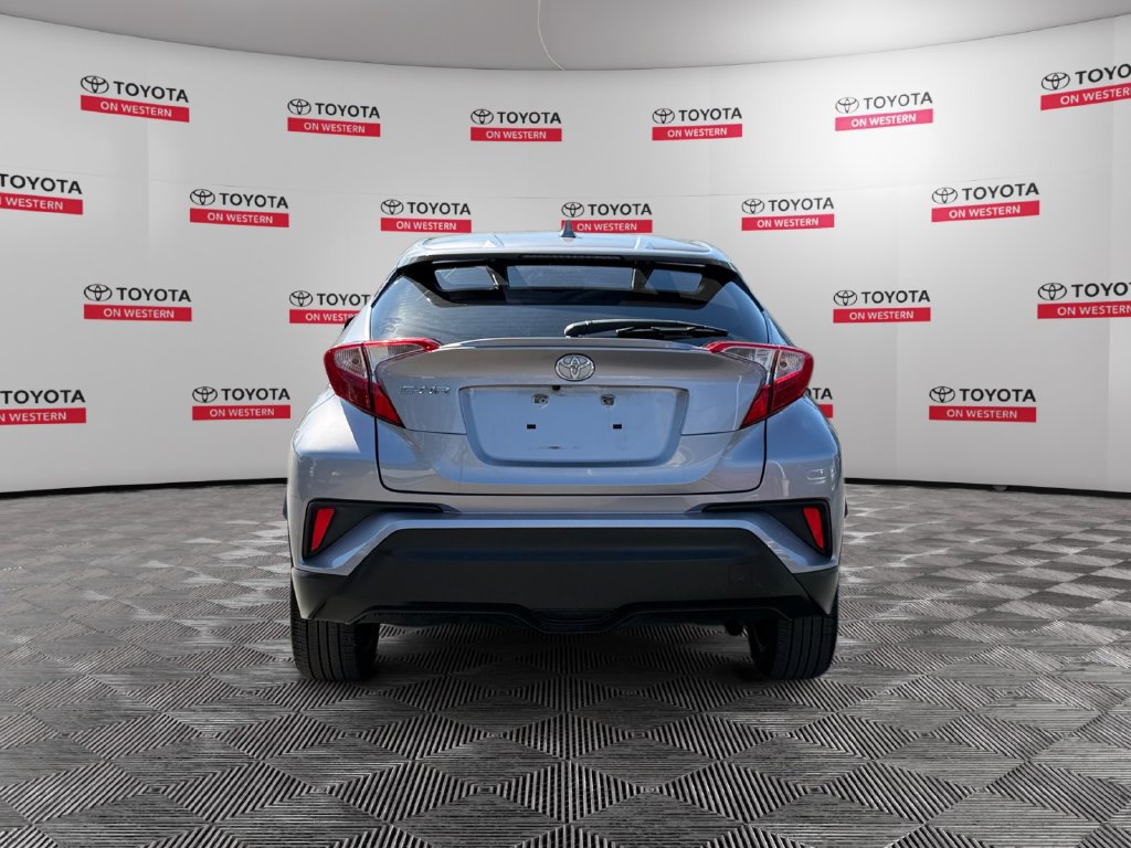 Used 2019 Toyota C-HR XLE FWD image 6