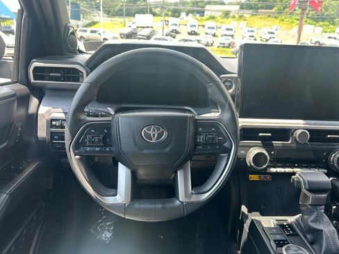 Used 2025 Toyota 4Runner Trailhunter AWD/4WD image 23