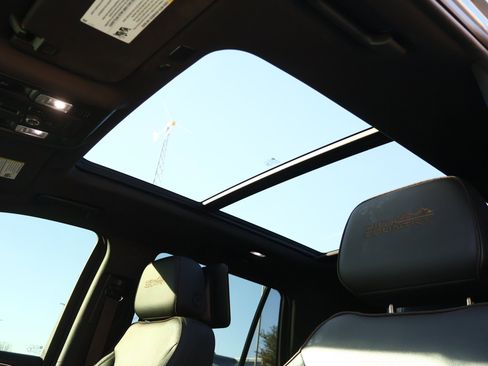 Used 2021 Chevrolet Tahoe High Country image 24