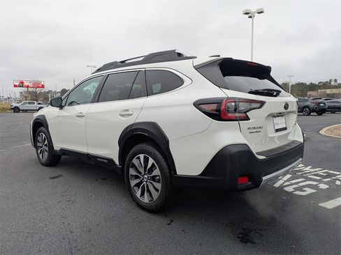 Used 2025 Subaru Outback Touring w/ Popular Package #2 image 7