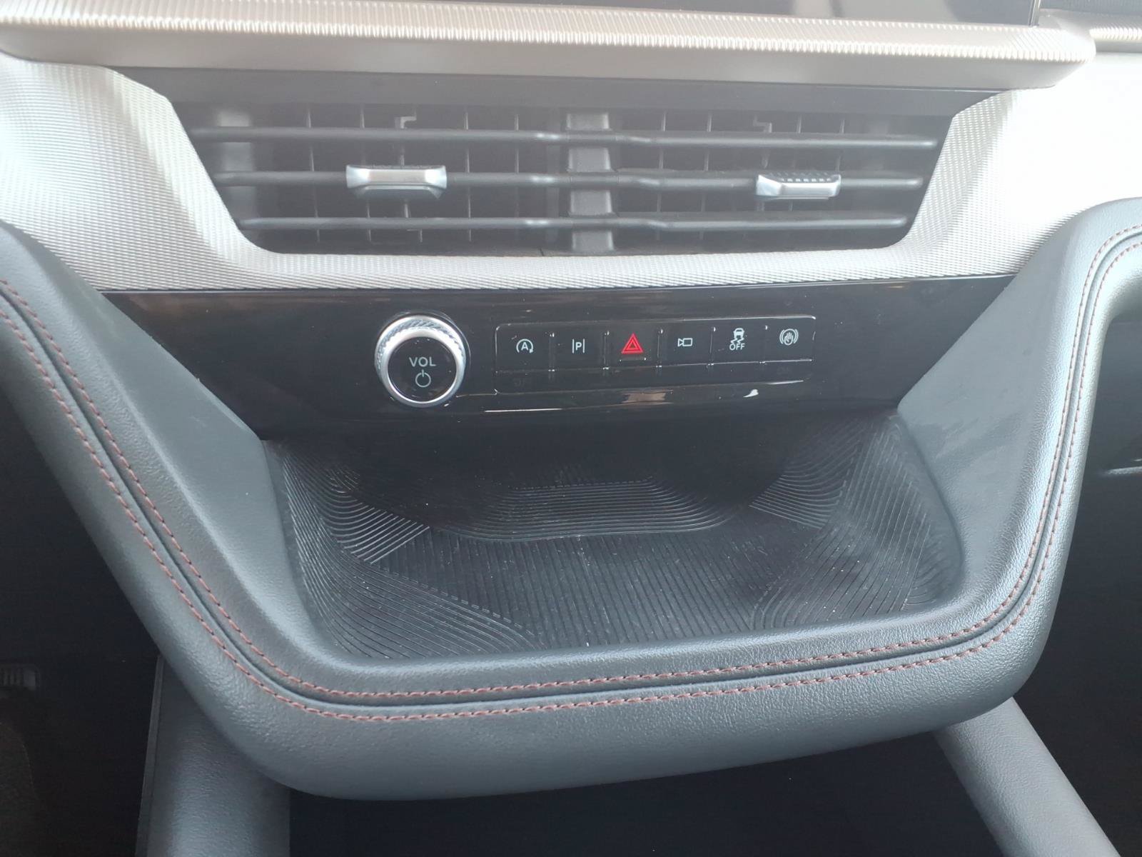 Certified 2025 Ford Explorer Active RWD image 24