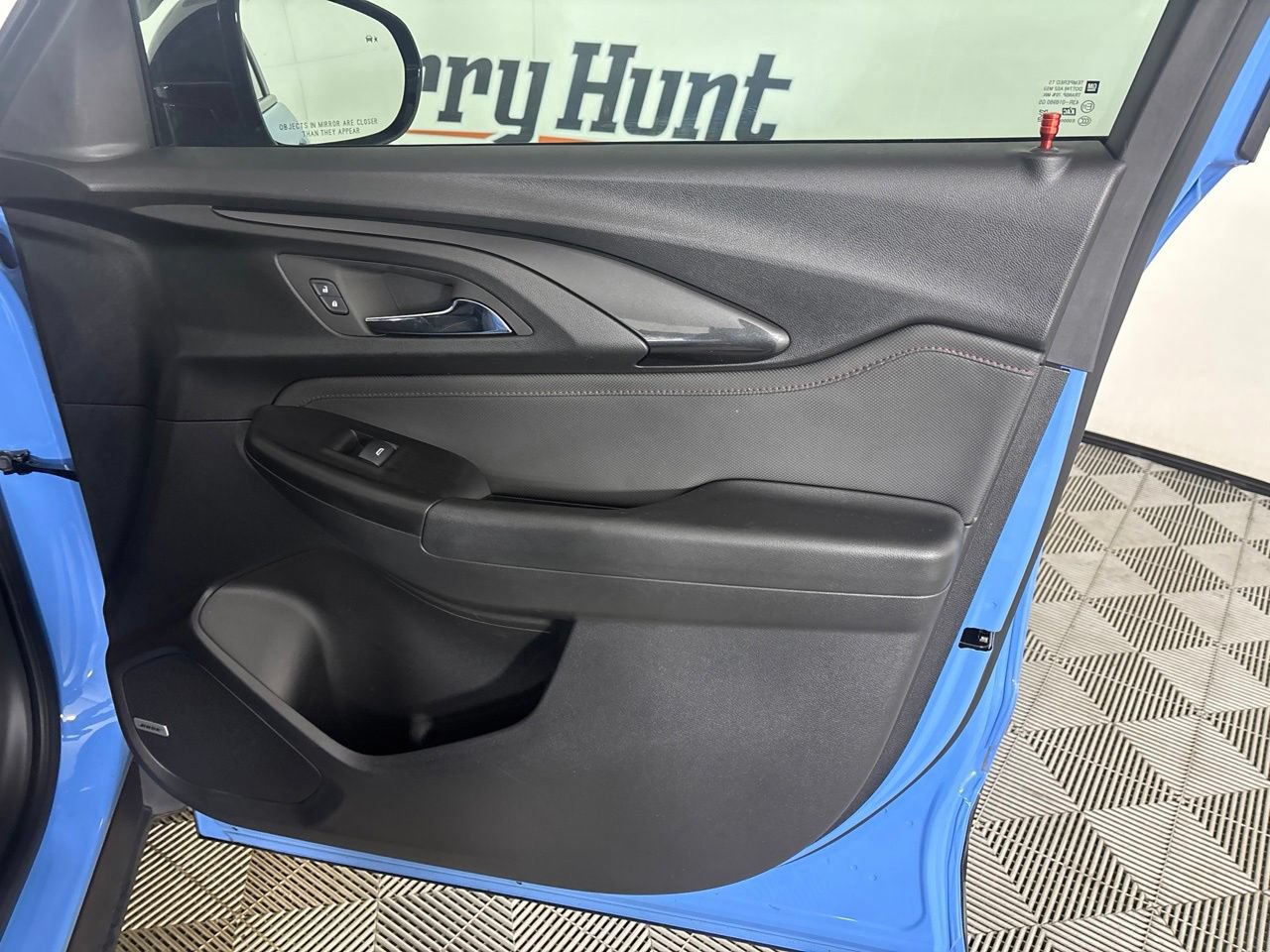 Used 2023 Chevrolet TrailBlazer RS w/ Sun and Liftgate Package FWD image 32