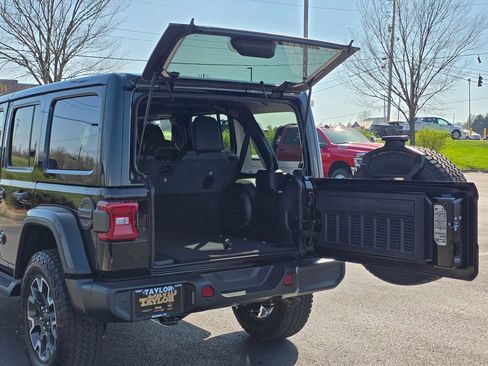 New 2026 Jeep Wrangler Sahara image 33