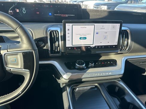 New 2025 Ford Expedition Max Platinum w/ Driver's Package image 17