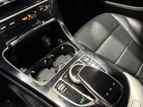 Used 2020 Mercedes-Benz C 300 4MATIC Sedan image 34
