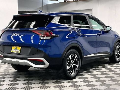 Used 2025 Kia Sportage EX FWD image 12
