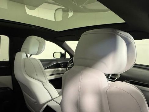 New 2026 Cadillac Lyriq Sport image 29