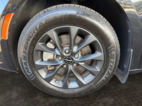 Used 2021 Chrysler Pacifica Touring w/ Cold Weather Group AWD/4WD image 39
