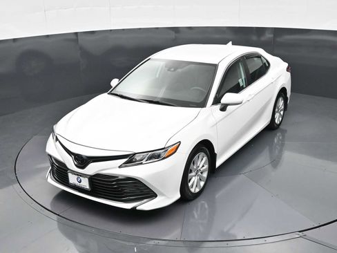 Used 2020 Toyota Camry LE w/ Cold Weather Package AWD/4WD image 17