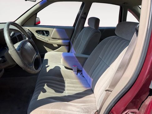 Used 1996 Buick Regal Custom FWD image 10