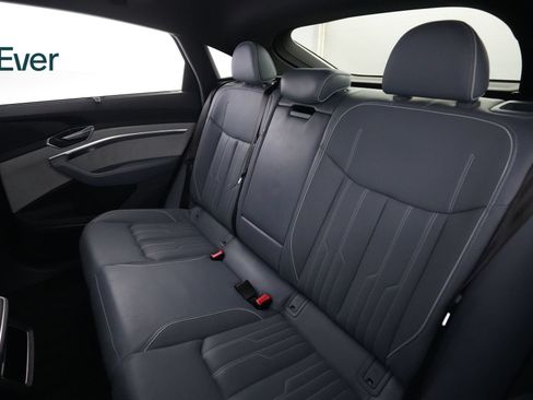 Used 2022 Audi e-tron Prestige AWD/4WD image 24